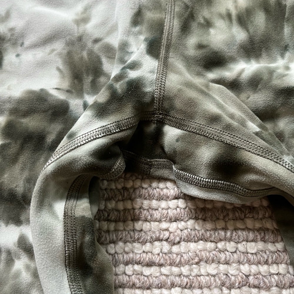 Lululemon Align HR 28” Size 8 Tie-Dye Leggings in Green & Cream - Picture 2 of 5